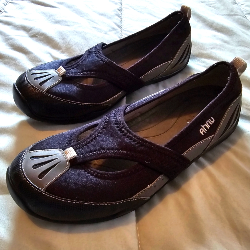 Ahnu Mary Jane Shoes Womens Size 9 Black Gray Slip On Comfort Water Shoe F3010K